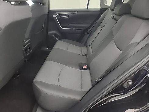 Used 2025 Toyota RAV4 XLE AWD/4WD image 21
