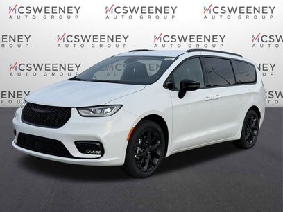 New 2026 Chrysler Pacifica Select w/ S Appearance Package