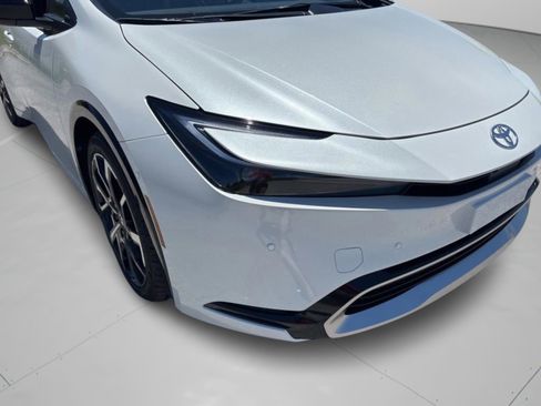New 2026 Toyota Prius Plug-In Hybrid FWD image 30