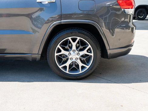Used 2020 Jeep Grand Cherokee Overland AWD/4WD image 33