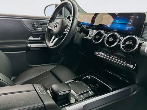 Used 2023 Mercedes-Benz GLB 250 4MATIC image 30