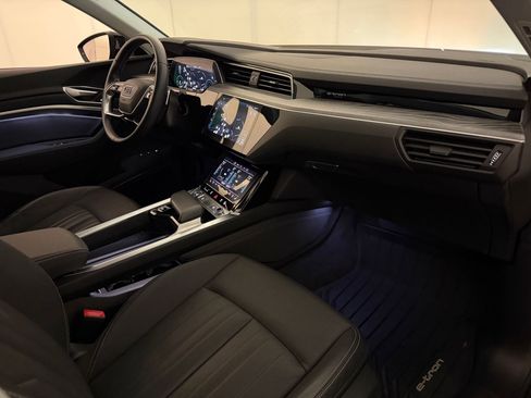 Certified 2021 Audi e-tron Premium Plus w/ Premium Plus Package AWD/4WD image 29