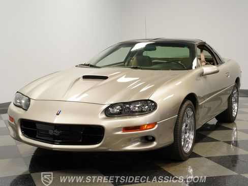 Used 2002 Chevrolet Camaro Z28 w/ SS Performance/Appearance Pkg RWD image 19