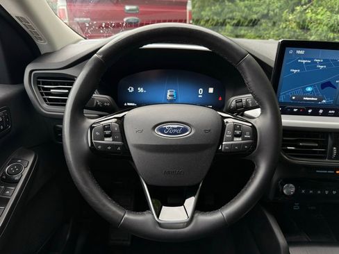 Used 2023 Ford Escape Platinum AWD/4WD image 30