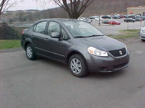 Used 2010 Suzuki SX4 LE FWD image 19