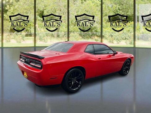 Used 2018 Dodge Challenger SXT w/ Blacktop Package RWD image 5