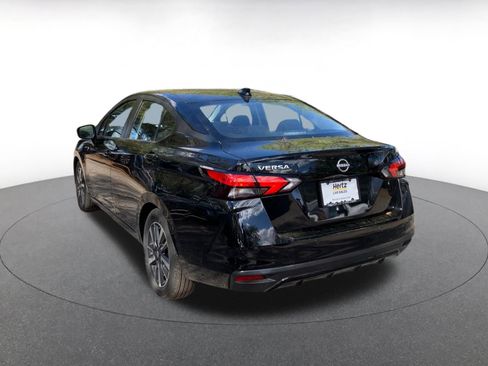 Used 2025 Nissan Versa SV image 5