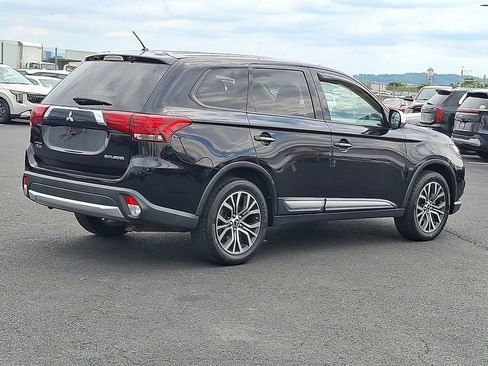 Used 2016 Mitsubishi Outlander AWD image 6