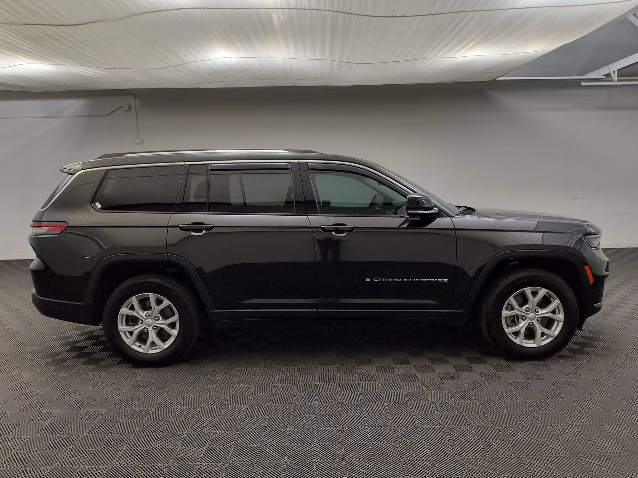 Used 2023 Jeep Grand Cherokee L Limited w/ Luxury Tech Group II AWD/4WD image 8