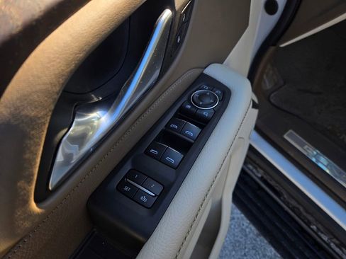 Used 2022 GMC Yukon XL Denali w/ Denali Premium Package image 13