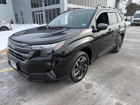 Used 2025 Subaru Forester Premium image 1