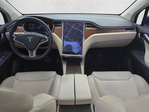 Used 2018 Tesla Model X 75D AWD/4WD image 17