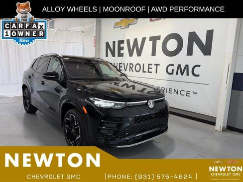 Used 2025 Volkswagen Tiguan SEL R-Line image 1