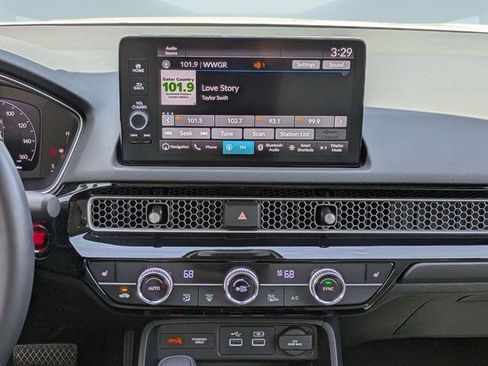 Used 2023 Honda Civic Touring image 17