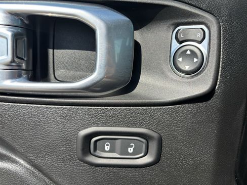 Used 2023 Jeep Wrangler Sport image 15