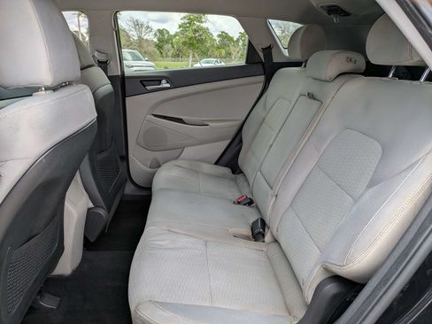 Used 2019 Hyundai Tucson Value FWD image 16