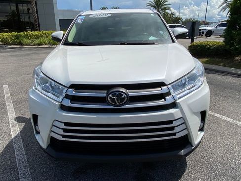 Used 2019 Toyota Highlander SE image 16