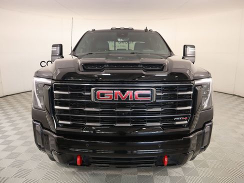 Used 2024 GMC Sierra 2500 AT4 w/ Technology Package image 9