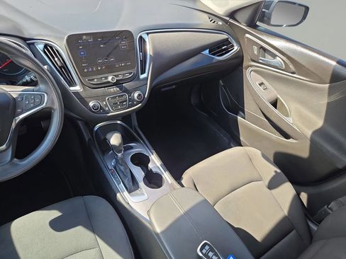 Used 2021 Chevrolet Malibu LT FWD image 20