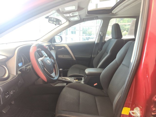 Used 2014 Toyota RAV4 XLE AWD/4WD image 14