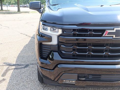 Used 2023 Chevrolet Silverado 1500 RST AWD/4WD image 13