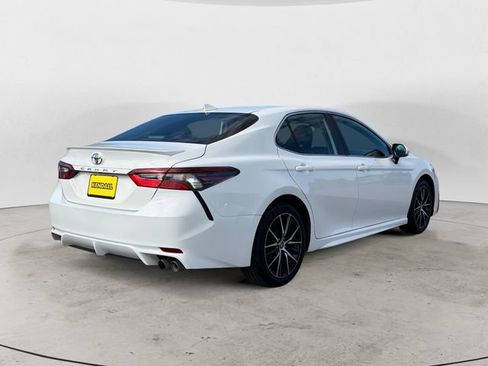 Used 2024 Toyota Camry SE FWD image 5