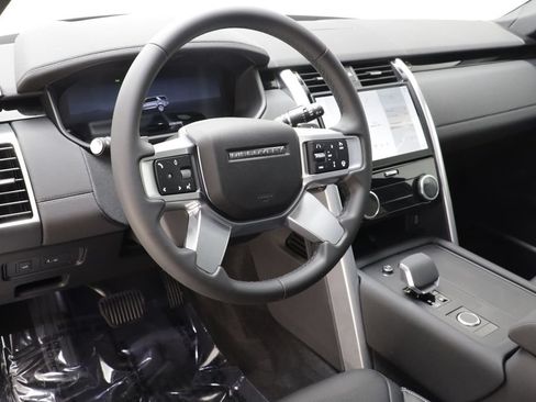 Certified 2026 Land Rover Discovery S AWD/4WD image 7