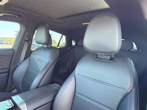 Used 2024 Mercedes-Benz GLC 300 4MATIC image 23