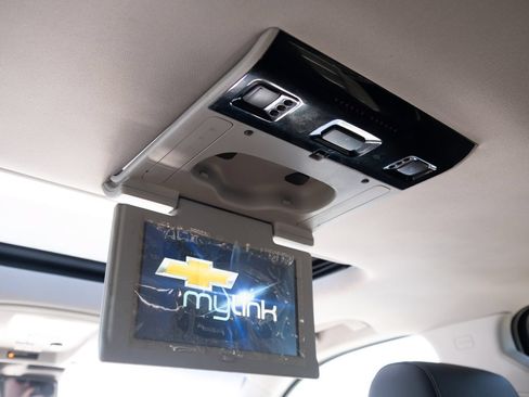Used 2016 Chevrolet Suburban LTZ AWD/4WD image 21
