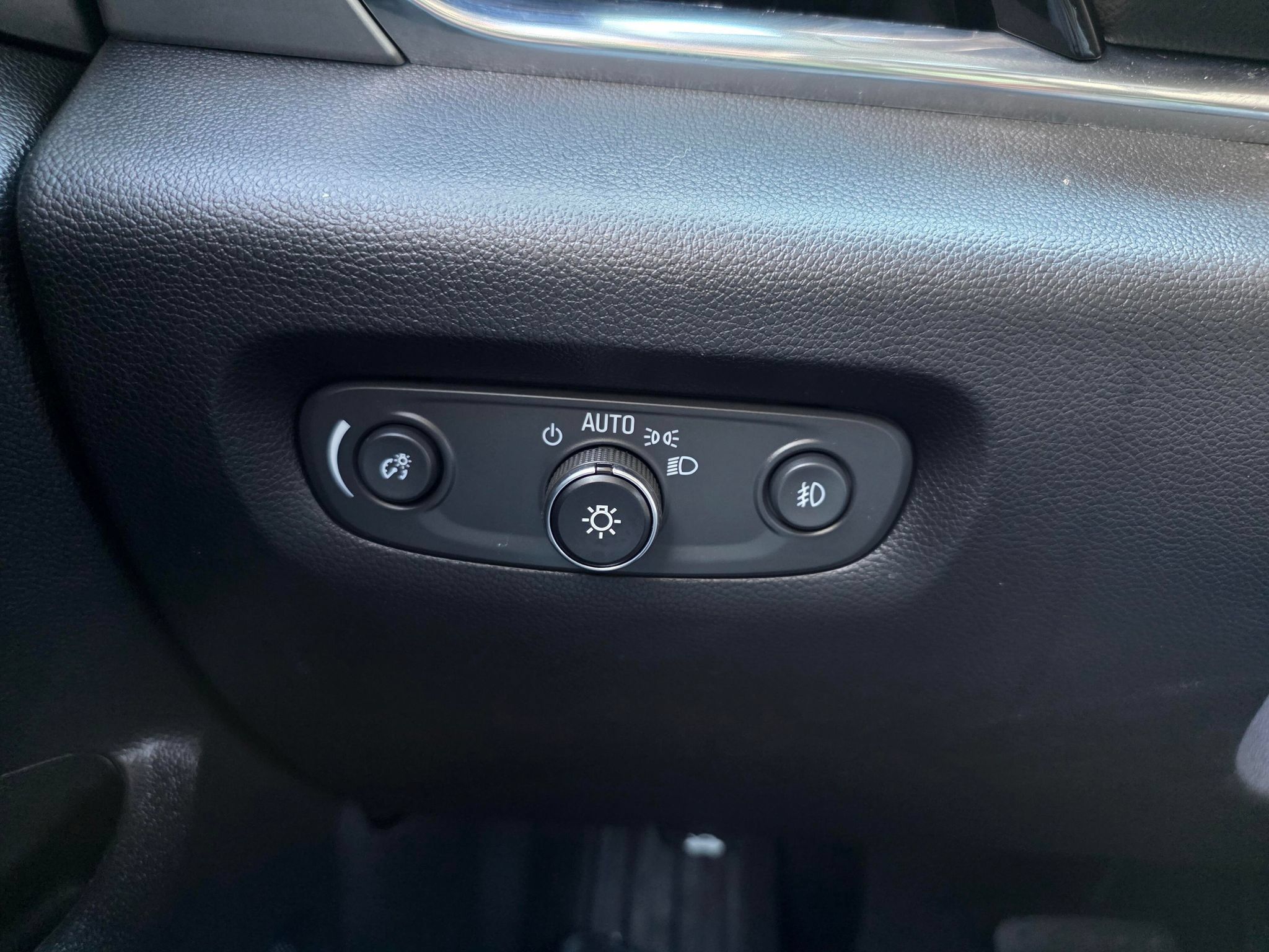 Used 2019 Chevrolet Traverse LT w/ LT Premium Package AWD/4WD image 22