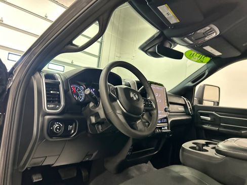 Used 2026 RAM 2500 Big Horn AWD/4WD image 17