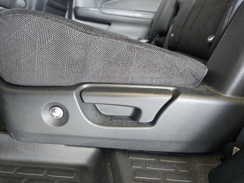 Used 2022 Honda Pilot Sport image 21