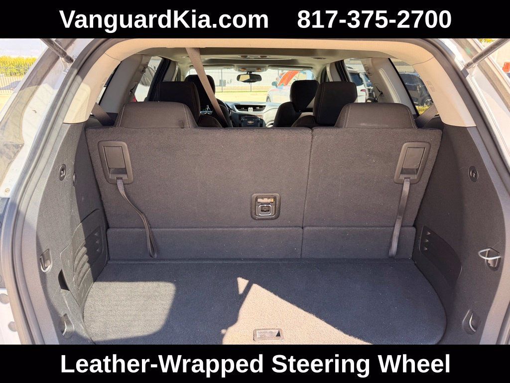 Used 2017 Chevrolet Traverse LT w/ Style and Technology Package FWD image 17