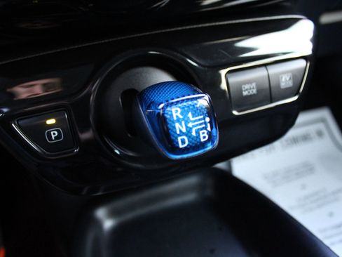 Used 2017 Toyota Prius Two image 12