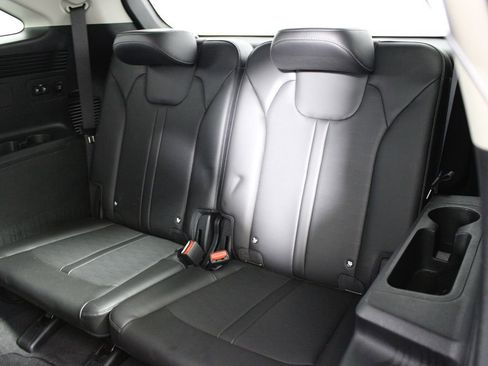 Used 2024 Kia Sorento S image 28