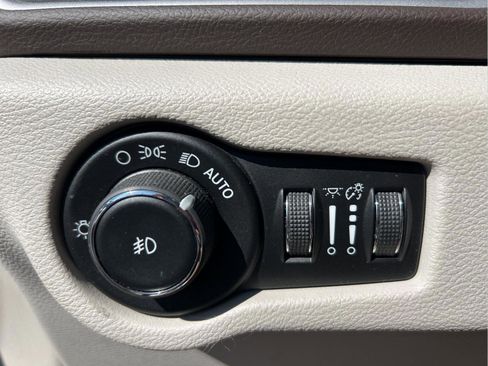 Certified 2017 Chrysler Pacifica Touring Plus w/ Security Group image 15