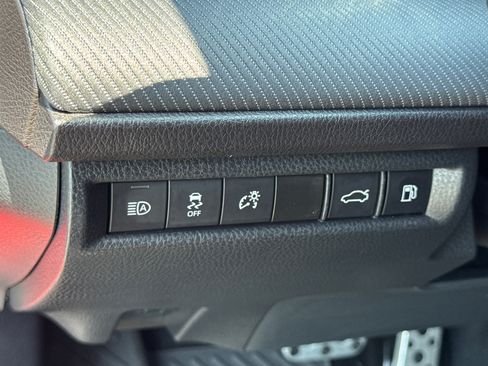 Used 2025 Toyota Camry SE w/ Convenience Package FWD image 29