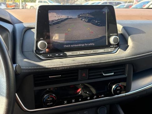 Used 2023 Nissan Rogue SV FWD image 10