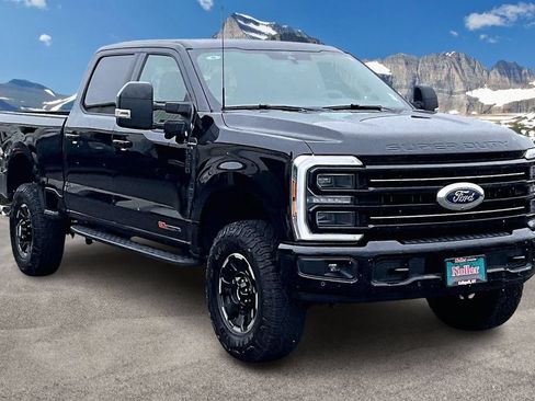 Used 2025 Ford F350 Platinum w/ Tremor Off-Road Package AWD/4WD image 12