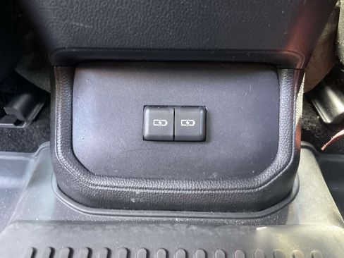 Used 2022 Toyota Highlander XSE FWD image 14