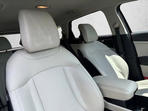 Used 2025 Kia Sportage EX FWD image 22