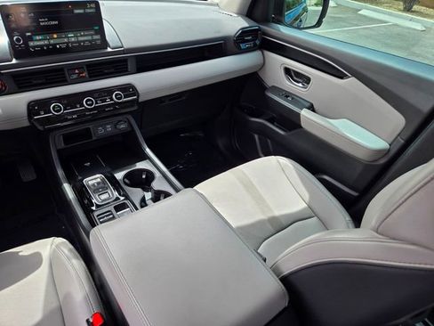 Certified 2023 Honda Pilot EX-L image 17