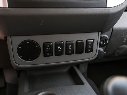 Used 2021 Nissan Frontier SV w/ Midnight Edition Floor Mats image 25