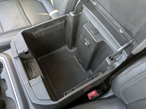 Used 2022 GMC Sierra 3500 Denali w/ Denali Black Diamond Edition image 25