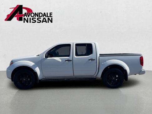 Certified 2020 Nissan Frontier SV w/ Midnight Edition Floor Mats RWD image 3