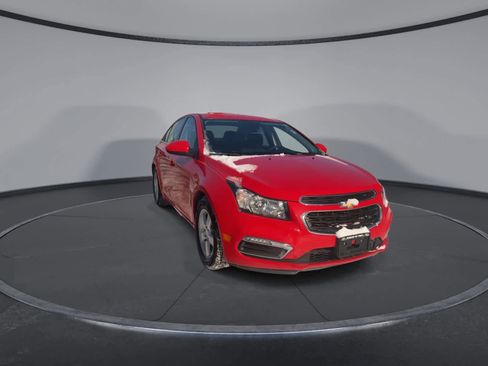 Used 2016 Chevrolet Cruze LT w/ Technology Package image 2