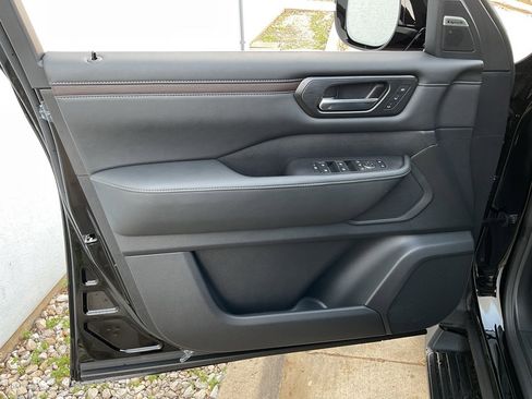 New 2026 Nissan Armada SL image 11