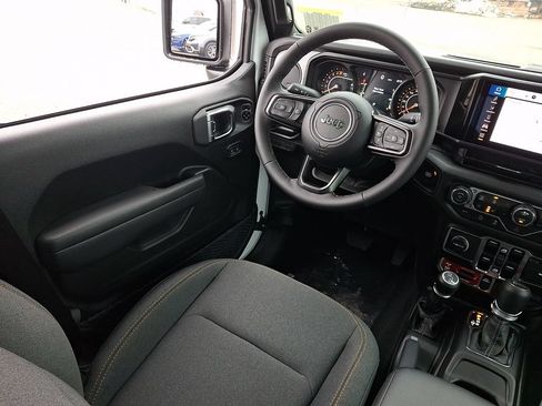 New 2026 Jeep Gladiator Sport AWD/4WD image 10