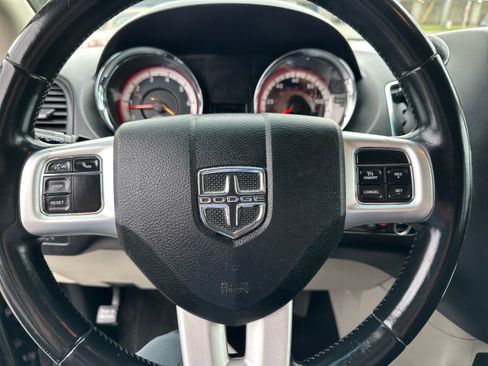 Used 2017 Dodge Grand Caravan SE w/ UConnect Hands-Free Group FWD image 20