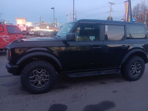 New 2025 Ford Bronco Badlands image 7
